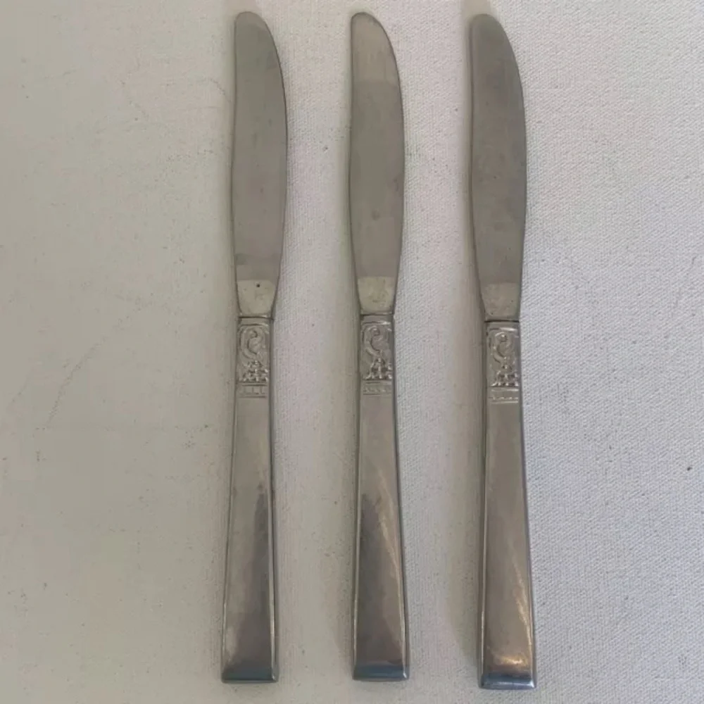 3 Oneida WM Dalton BROOKWOOD Stainless Steel Knives Knife 8.5